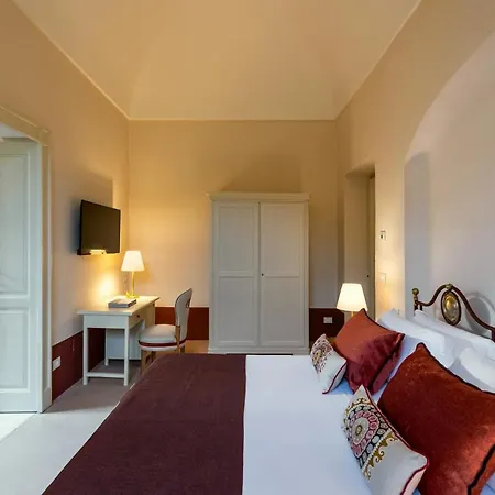 Palazzo Donna Elisabetta 5*