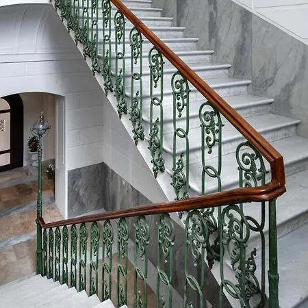 Palazzo Donna Elisabetta ماندوريا